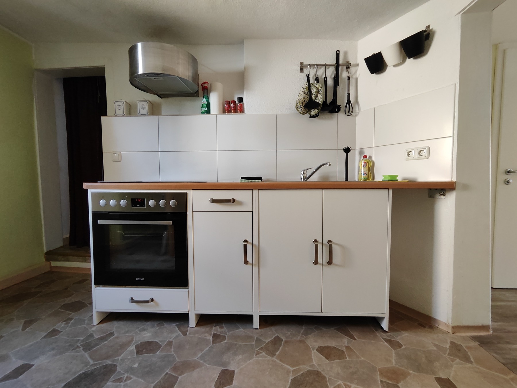 Ferienwohnung Mainblick – Küchenzeile
